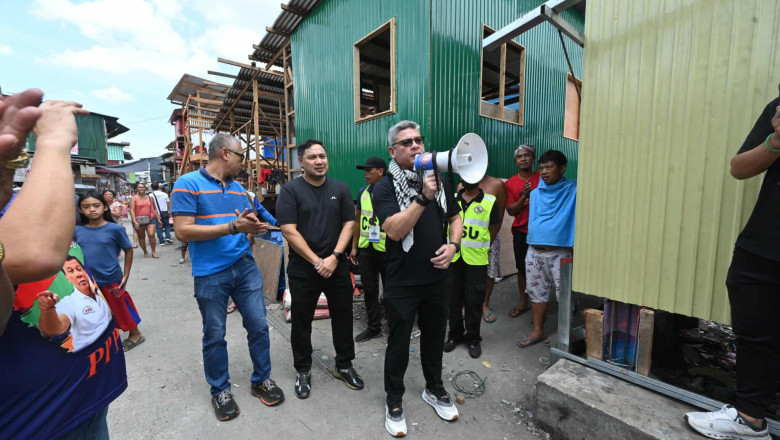 2,000 roofing sheets distributed to fire victims