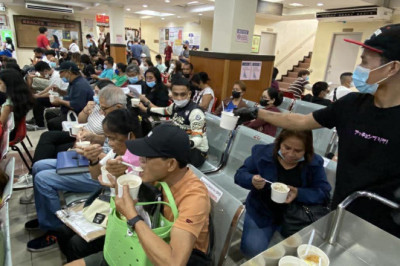 Palugaw ni Mr. Malasakit brings comfort to patients and health workers in Metro Manila, Davao City