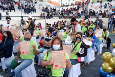100 agrarian reform beneficiaries ng Davao de Oro, nakatanggap ng CLOA mula sa pamahalaan