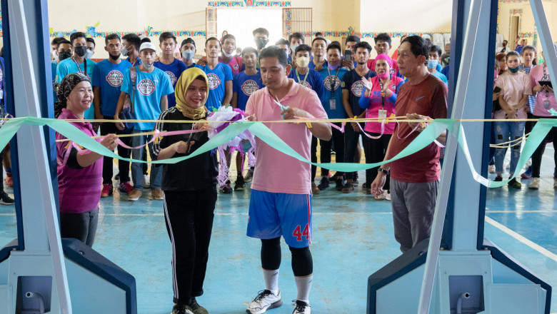 MSU Tawi-Tawi Sports Office presents PSC-funded sports gears