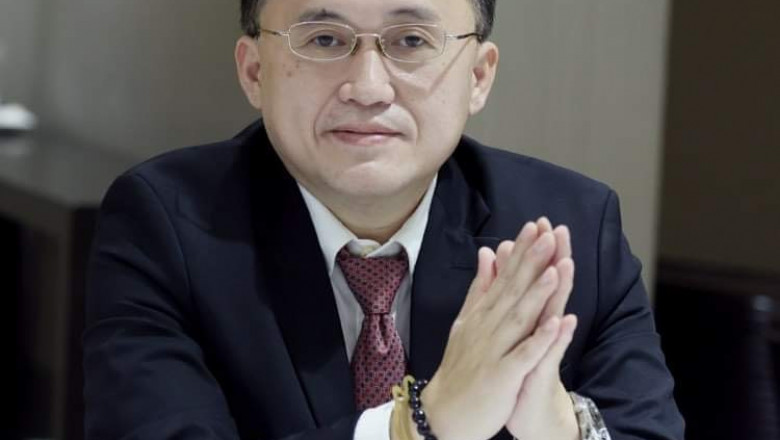 Bong Go, nisakay ra’g taxi pag-adto sa COMELEC aron pormal i-withdraw ang pagdagan sa presidential race