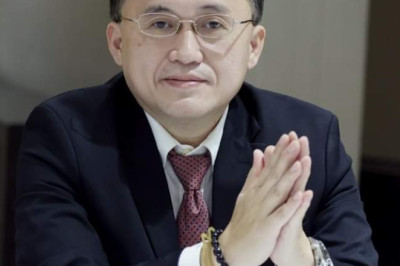 Bong Go, nisakay ra’g taxi pag-adto sa COMELEC aron pormal i-withdraw ang pagdagan sa presidential race