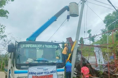 Davao Light linemen continue to help Cebu’s power restoration