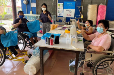 Los Amigos differently-abled persons group gets livelihood aid from Davao Light, Aboitiz Foundation