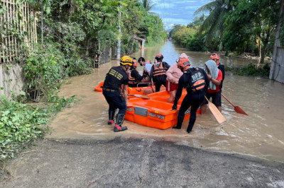 Floods displaced over 2,000 families in Davao City; no casualties recorded