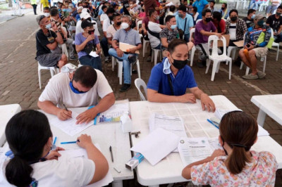 873 PUJ,taxi drivers in Davao City receive fuel cash aid