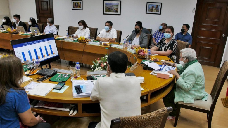 Briones, Sara hold first face-to-face meeting