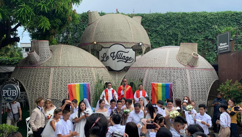 17 mag-partner nga  miyembro sa LGBT, dungan nga gikasal sa Quezon City
