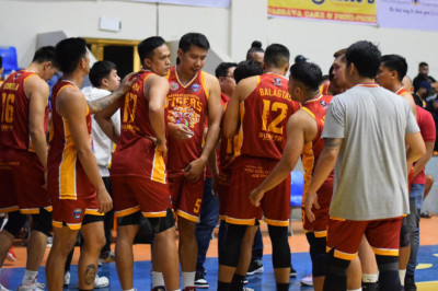 Kings slay Davao Occidental Tigers 76-71 to extend winning streak to 10