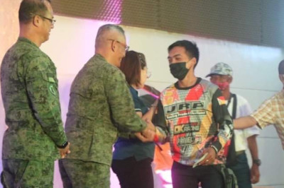 75 ex-NPA rebels in Davao de Oro get P3.97-M cash aid