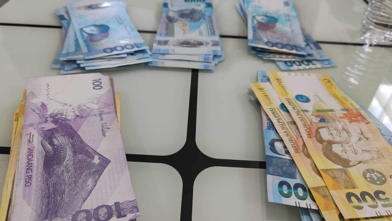 Release of P69.4 billion year-end bonus, cash gift for government personnel starts November 15