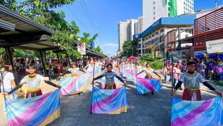 15K join and witness Pride Parade