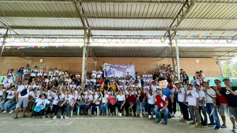 Sen. Go aids indigents in Mabini, Davao de Oro0