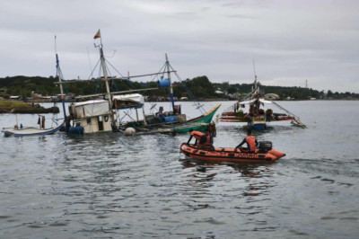 Fishing Banca naunlod sa kadagatan sa Mati