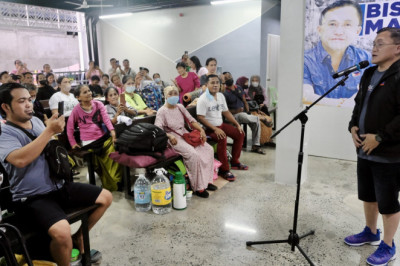 Bong Go brings New Year cheer to families at SPMC Bahay Pahulayan in Davao City