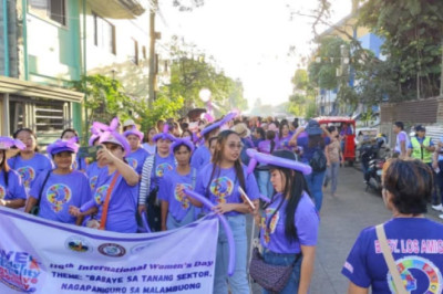 Dabawenyas join Women's Day Walk