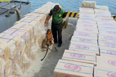 Navy seizes P20-M smuggled cigarettes off Davao Gulf