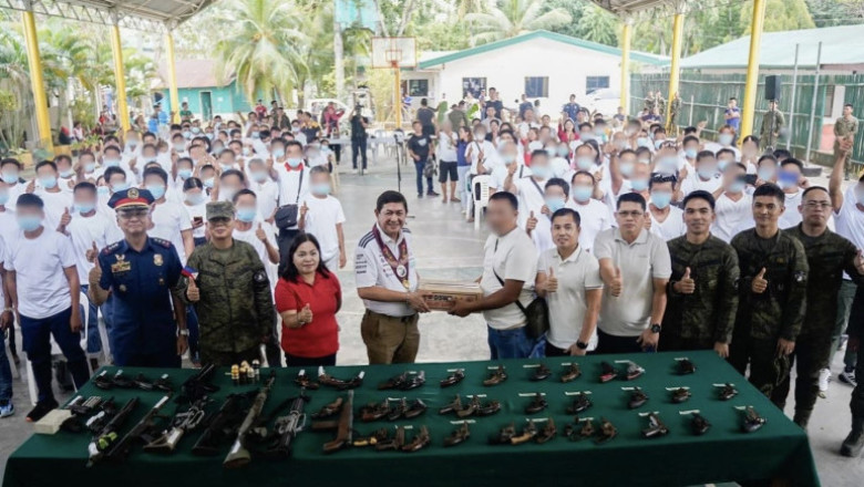 101 Ex-NPA rebels surrendered in  Davao Oriental