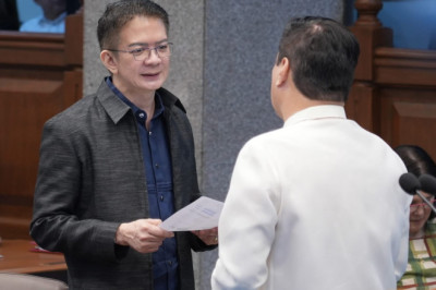 CHIZ CHAIRS NEW SENATE PANEL THAT WILL TACKLE BILL BANNING OFFICIALS, KIN FROM GOV’T. CONTRACTS