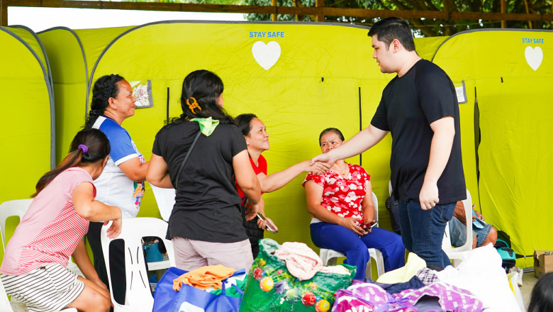 103 Families Affected by Magtuod Fire Receive Aid from Dutertes