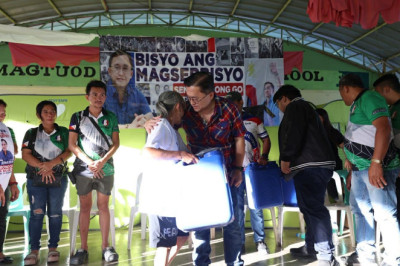 Sen. Bong Go personally visits and aids fire-affected families in Davao City