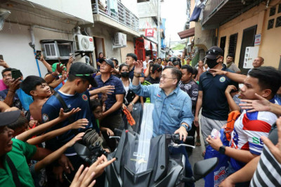 Sen. Bong Go visits and aids hundreds of fire-affected families in Davao City