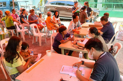 171 Davao City residents receive free medical, eye checkups in Barangay 1-A