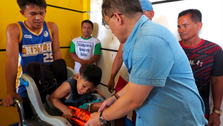 Bong Go extends assistance to hundreds of women, faith-based groups and barangay functionaries in Governor Generoso